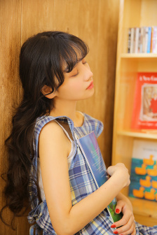 《监狱女囚》免费观看